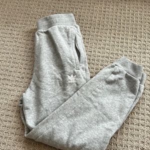Grey Adidas girl’s sweatpants